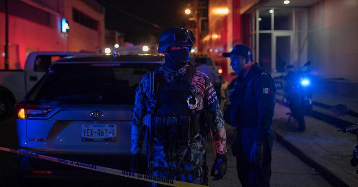 10 killed, seven injured after gunmen storm Mexican bar