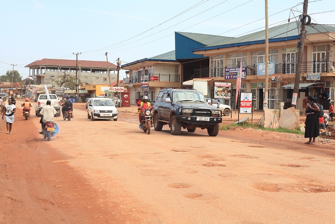 Kiira Municipality residents sacrifice land for road development, government applauds their selflessness